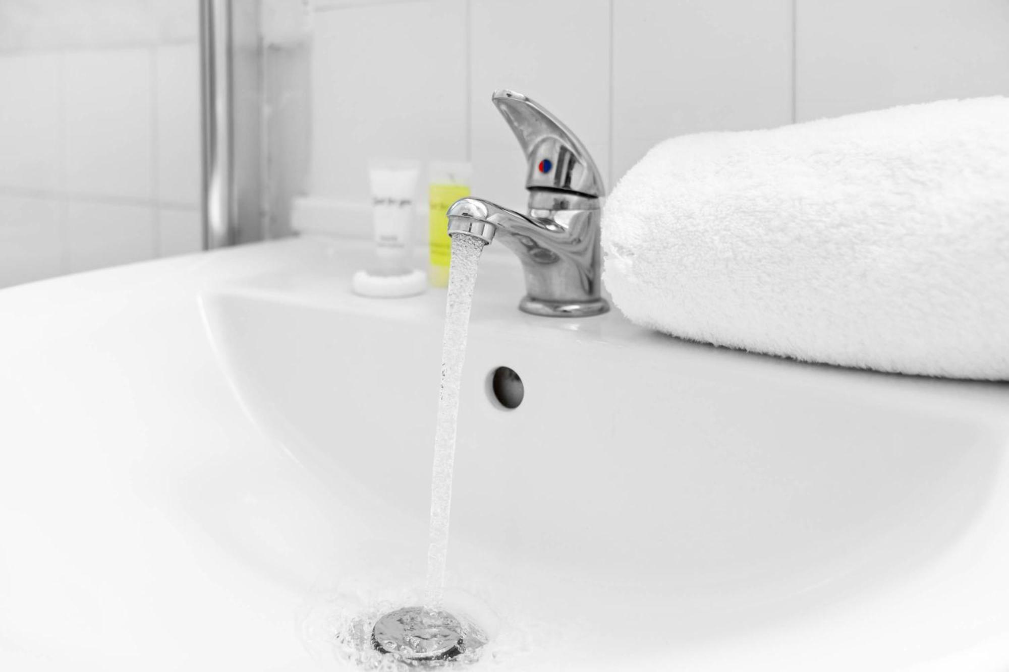 Two Bedroom Apartment - Single Beds - Accommodates 3 - Street Parking - Top Rated -Wbb West Bromwich Exteriér fotografie