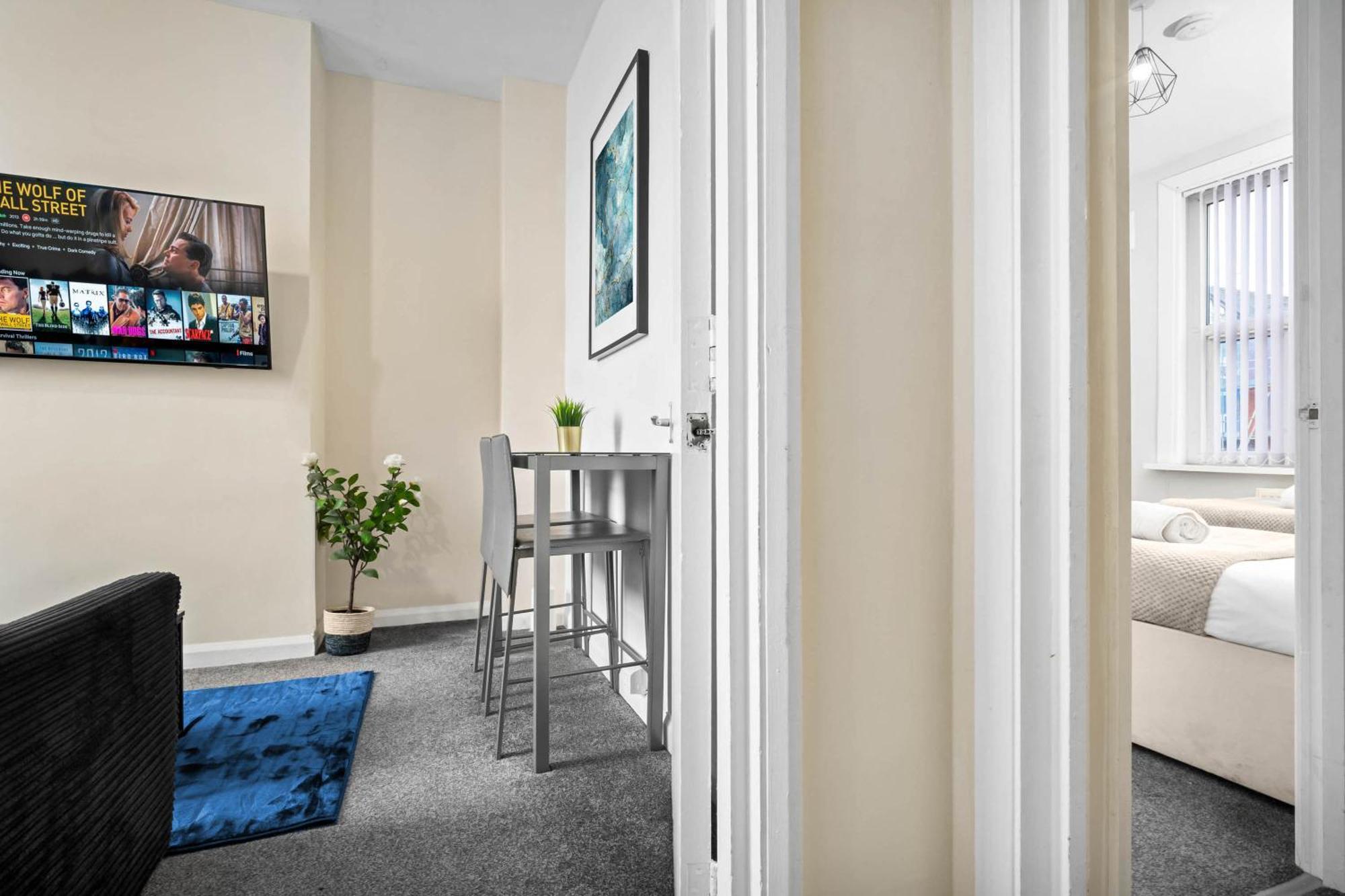 Two Bedroom Apartment - Single Beds - Accommodates 3 - Street Parking - Top Rated -Wbb West Bromwich Exteriér fotografie