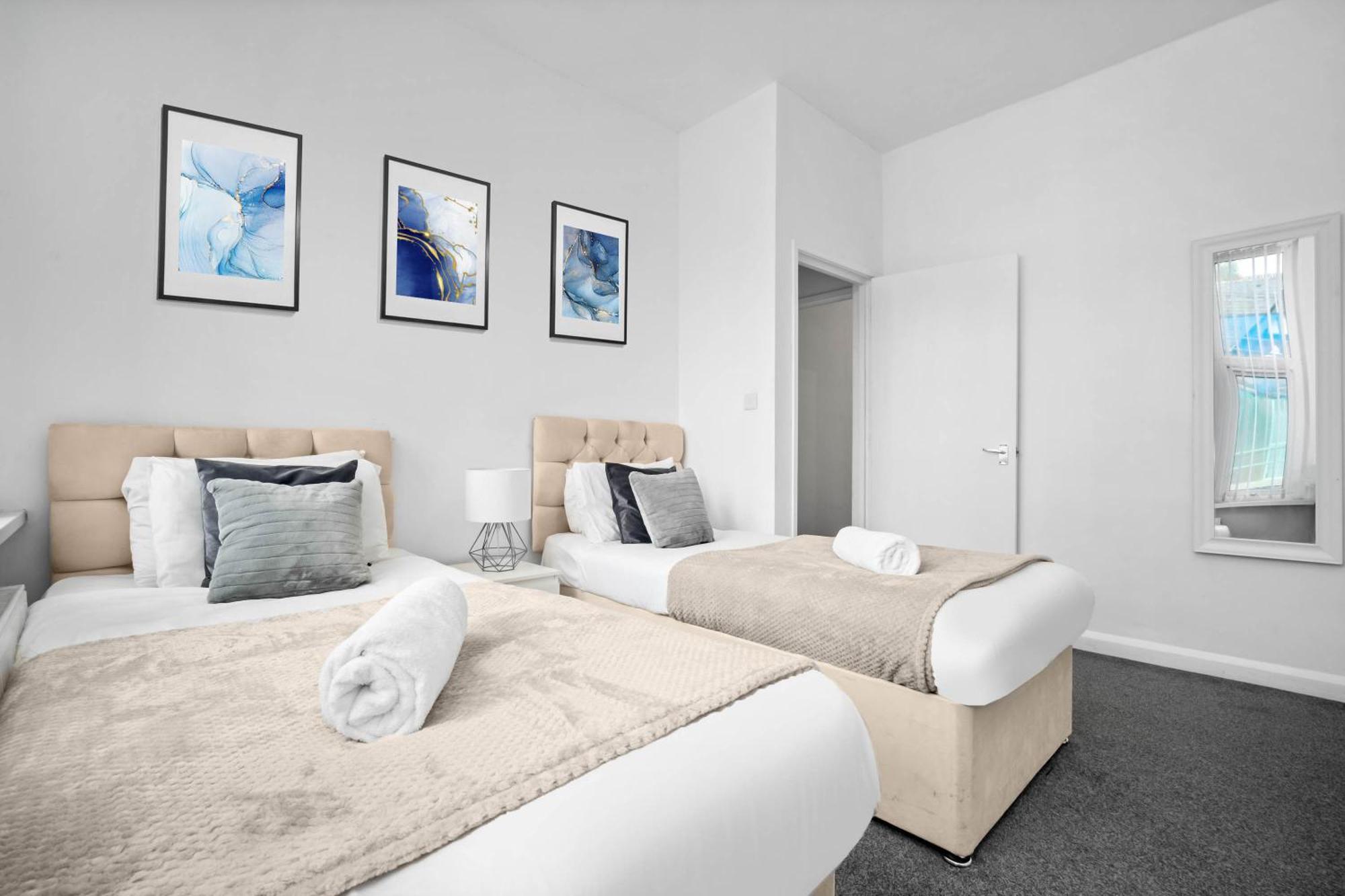 Two Bedroom Apartment - Single Beds - Accommodates 3 - Street Parking - Top Rated -Wbb West Bromwich Exteriér fotografie