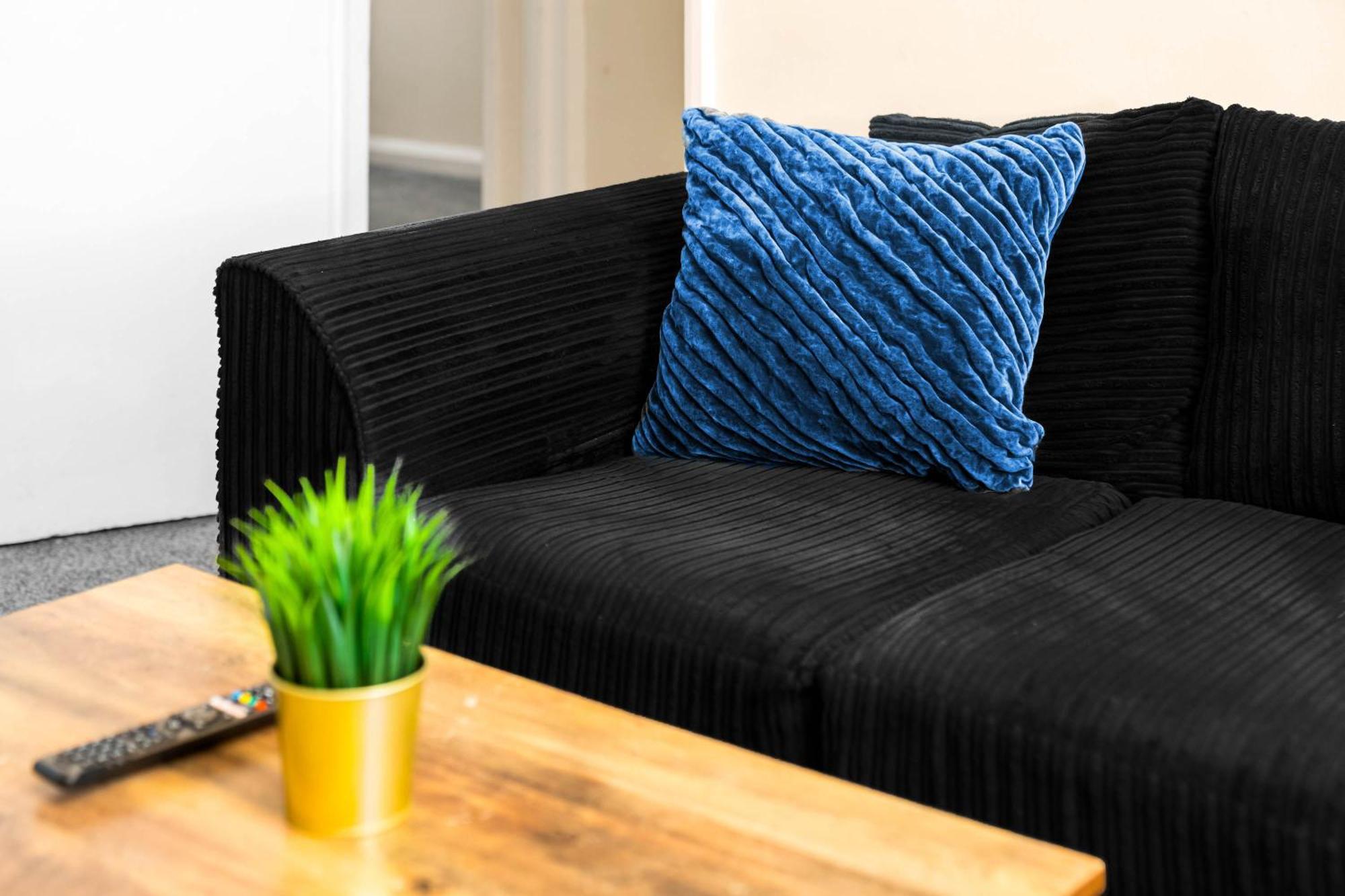 Two Bedroom Apartment - Single Beds - Accommodates 3 - Street Parking - Top Rated -Wbb West Bromwich Exteriér fotografie