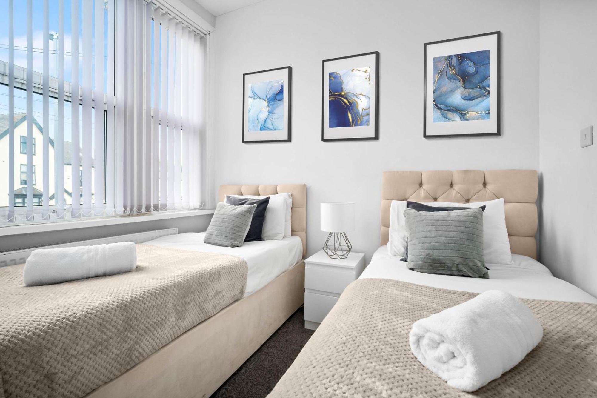Two Bedroom Apartment - Single Beds - Accommodates 3 - Street Parking - Top Rated -Wbb West Bromwich Exteriér fotografie